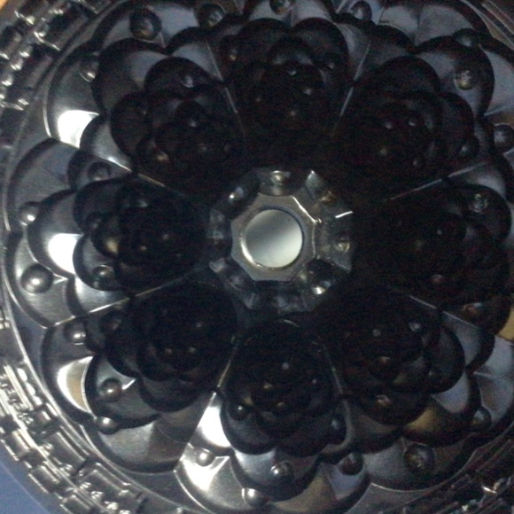 Holiday Trees🌲 Nordic Ware Premium Cast Aluminum Bundt Pan With Train Detailing - Picture 5 of 5